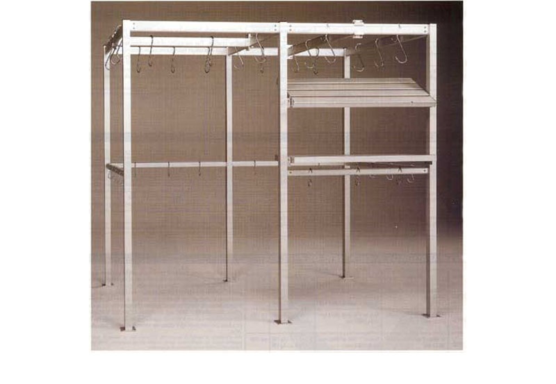 Cold rooms and freezers with hanging rails