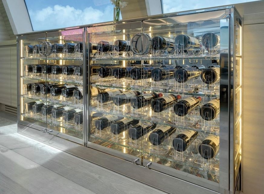 rashladnavitrinaizlozbenazavinozajahteplovilanamjeruustaklui